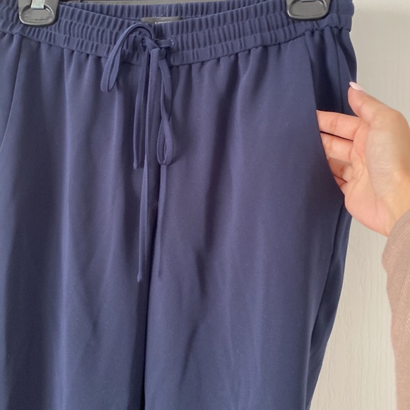 Perfect condition JCrew navy joggers in dressy/silky material size 2 - Picture 4 of 5